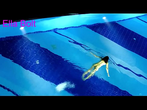 ❤️ No puedo dejar de mirar, joven rubia pillada nadando desnuda en la piscina del complejo ELLA BOLT ️❌ Super sexo en es.pornjk.ru ❌️